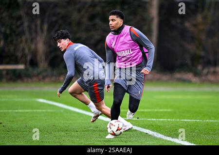 Aurele Amenda (Eintracht Frankfurt, #05) am Ball, GER, Abschlusstraining, Eintracht Frankfurt, Fußball, UEFA Europa League, 8. Spieltag, Spielzeit 2024/25, 29.01.2025. Foto: Eibner-Pressefoto/Florian Wiegand Stockfoto