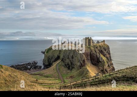 Dunnottar Castle eine mittelalterliche Ruine auf einer felsigen Landzunge an der Nordostküste Schottlands Stockfoto