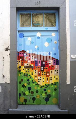 Farbenfrohe Tür in Funchal, Madeira Stockfoto