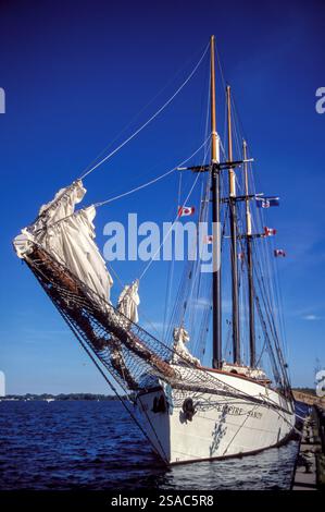 Der 200-Fuß-Topsegel-Schoner Empire Sandy wurde 1943 in Willington Quay-on-Tyne gebaut und liegt heute am Ontario Lake in Toronto, Kanada Stockfoto