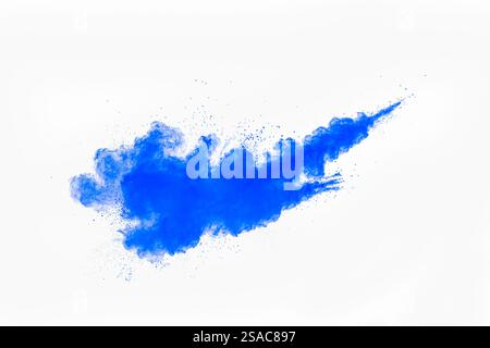Blaue Rauchwolke schwebt in der Luft Stockfoto