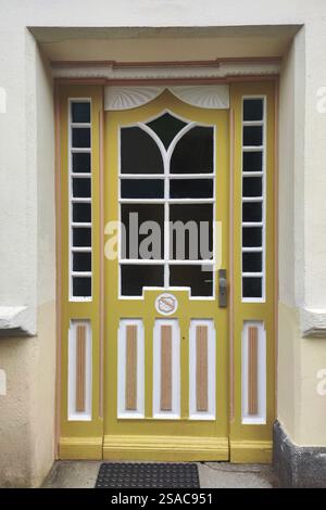 Alte Eingangstür Stockfoto