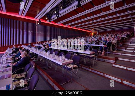 Linz, Oberösterreich, Österreich. Januar 2025. Impressionen, Zuschauer bei der Präsentation von Dr. Lara Vadlau, Olympiasiegerin Segeln, Univ. Prof. mag. Dr. Markus Hengstschlaeger während der Frauensportkonferenz während der Oberösterreichischen Damen Linz - Damen Tennis, WTA500 (Credit Image: © Mathias Schulz/ZUMA Press Wire) NUR REDAKTIONELLE VERWENDUNG! Nicht für kommerzielle ZWECKE! Stockfoto