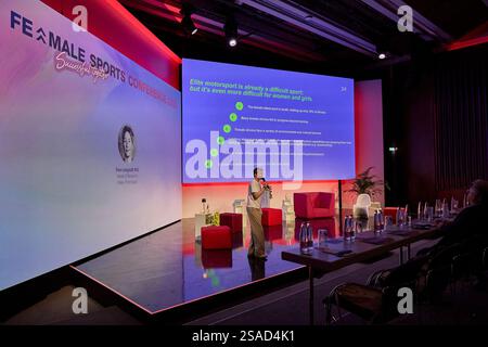 Linz, Oberösterreich, Österreich. Januar 2025. Fran Longstaff, PhD - Forschungsleiterin - mehr als gleich während der Sportkonferenz Oberösterreich Damen Linz - Damen Tennis, WTA500 (Credit Image: © Mathias Schulz/ZUMA Press Wire) NUR REDAKTIONELLE VERWENDUNG! Nicht für kommerzielle ZWECKE! Stockfoto