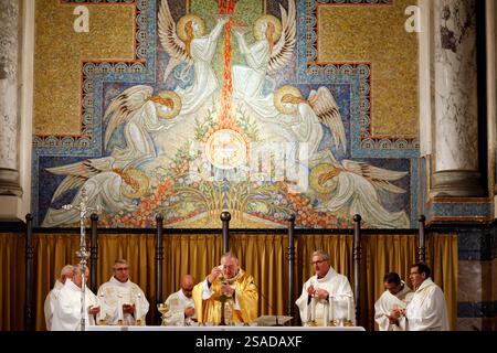 Basilika der Besichtigung. Katholische Messe. Eucharistiefeier. Annecy. Frankreich. Stockfoto