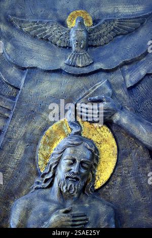 Tac Sagt Katholische Kirche. Die Taufe Jesu durch Johannes den Täufer. Bac Lieu. Vietnam. . Stockfoto