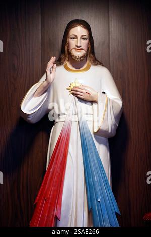 Tac Sagt Katholische Kirche. Das Heilige Herz und die göttliche Barmherzigkeit. Jesus Christus. Ich vertraue auf dich. Bac Lieu. Vietnam. . Stockfoto