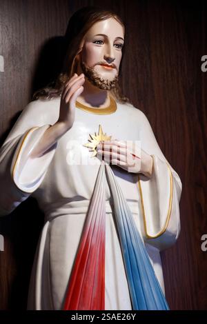 Tac Sagt Katholische Kirche. Das Heilige Herz und die göttliche Barmherzigkeit. Jesus Christus. Ich vertraue auf dich. Bac Lieu. Vietnam. . Stockfoto