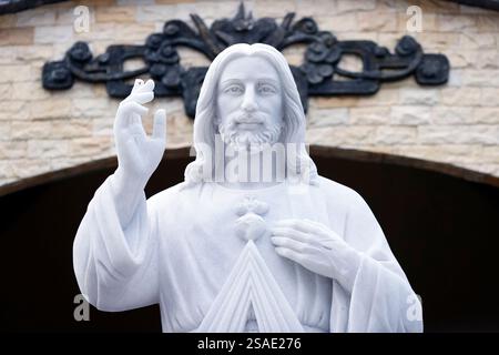 Tac Sagt Katholische Kirche. Das Heilige Herz und die göttliche Barmherzigkeit. Jesus Christus. Ich vertraue auf dich. Bac Lieu. Vietnam. . Stockfoto
