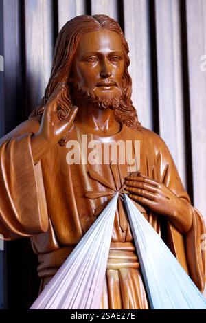 Tac Sagt Katholische Kirche. Das Heilige Herz und die göttliche Barmherzigkeit. Jesus Christus. Ich vertraue auf dich. Bac Lieu. Vietnam. . Stockfoto