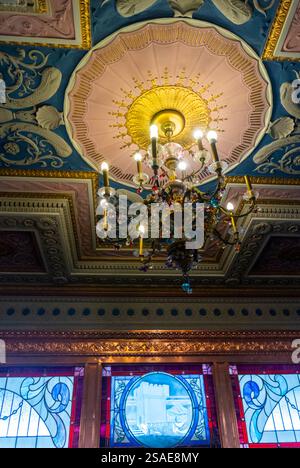 Jersey City, New Jersey, USA, Szenen, historische Denkmäler, Vintage-Architektur, altes Kino, „Loews Jersey“-Detail, Kronleuchter, Innenräume Stockfoto