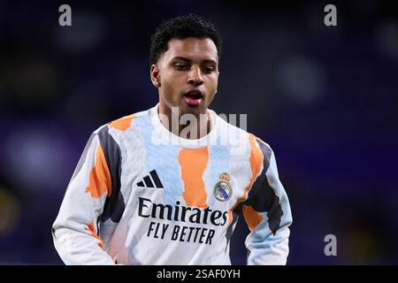 Rodrygo geht von Real Madrid CF vor dem LaLiga EA Sports Spiel zwischen Real Valladolid CF und Real Madrid CF im Estadio Jose auf Stockfoto