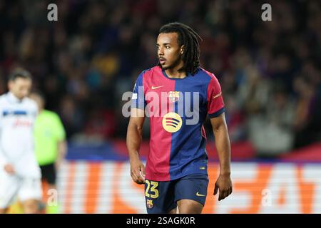 Barcelona, Spanien. 30. Januar 2025. Jules Kounde vom FC Barcelona war beim Spiel der UEFA Champions League zwischen dem FC Barcelona und Atalanta Bergamo in Estadio Olimpico zu sehen. Endergebnis: FC Barcelona 2:2 Atalanta Bergamo. (Foto: Grzegorz Wajda/SOPA Images/SIPA USA) Credit: SIPA USA/Alamy Live News Stockfoto