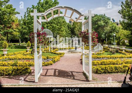 Das ist ein Blumengarten. Das ist der beste Ort, um jede Blume aus der ganzen Welt zu sehen. Das ist der Ort der Ehe Stockfoto