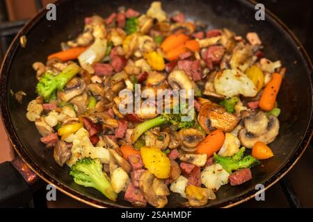 Gemüsebrühe. Gesunde Ernährung. Draufsicht, Stockfoto