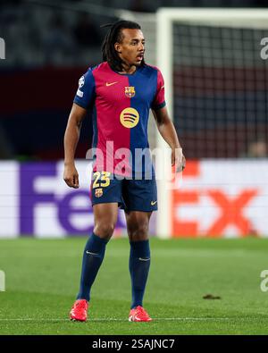 Barcelona, Spanien. 30. Januar 2025. Jules Kounde vom FC Barcelona spielte am 29. Januar 2025 im Stadion Lluis Companys in Barcelona, Spanien, während des Spiels der UEFA Champions League, Datum 8, zwischen dem FC Barcelona und Atalanta. (Foto: Judit Cartiel/PRESSINPHOTO) Credit: PRESSINPHOTO SPORTS AGENCY/Alamy Live News Stockfoto