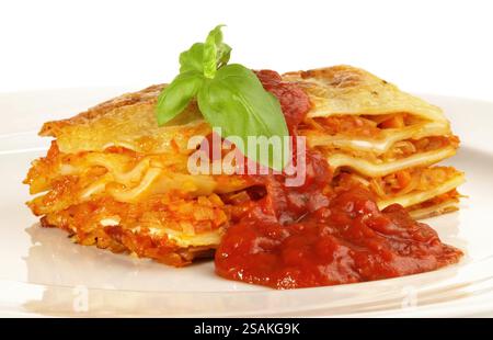 Vegetarische Lasagne mit Tamatosauce Stockfoto