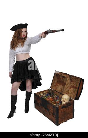 Pirat junge schöne Frau mit einem Flintlock pistol Stockfoto