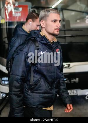 Budapest, Ungarn. 30. Januar 2025. BUDAPEST, UNGARN - JANUAR 30: Kristijan Belic von AZ kommt während des Spiels der UEFA Europa League zwischen Ferencvaros und AZ Alkmaar am 30. Januar 2025 im Ferencvaros Stadion in Budapest an. (Foto von Ed van de Pol/Orange Pictures) Credit: Orange Pics BV/Alamy Live News Stockfoto