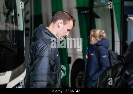 Budapest, Ungarn. 30. Januar 2025. BUDAPEST, UNGARN - JANUAR 30: Peer Koopmeiners von AZ kommt am 30. Januar 2025 im Ferencvaros Stadion in Budapest, Ungarn, während des Spiels der UEFA Europa League zwischen Ferencvaros und AZ Alkmaar. (Foto von Ed van de Pol/Orange Pictures) Credit: Orange Pics BV/Alamy Live News Stockfoto
