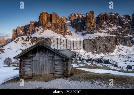 Sonnenuntergang am Passo Gardena Stockfoto