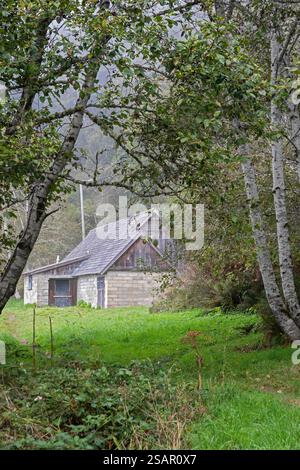 Klamath, Kalifornien - Eine Radarstation aus dem Zweiten Weltkrieg über dem Pazifik. Es wurde entworfen, um es wie ein Bauernhaus auszusehen, um es vor möglichen Japa zu schützen Stockfoto