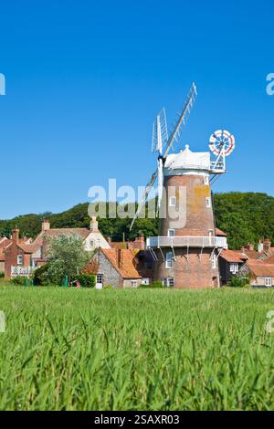 Cley Next the Sea Norfolk restaurierte Windmühle aus dem 19. Jahrhundert in Cley neben dem Sea Norfolk East Anglia England UK GB Europe Stockfoto