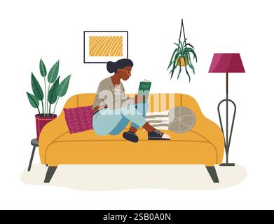 Die junge schwarze Frau liest ein Buch, sitzt auf einem bequemen gelben Sofa in ihrem Wohnzimmer und genießt ihre Freizeit umgeben von Zimmerpflanzen und einem Mo Stock Vektor