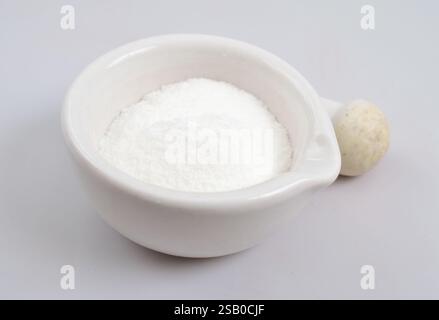 Ascorbinsäure ist eine organische Verbindung mit der Formel C6H8O6, die ursprünglich Hexuronsäure genannt wurde Stockfoto