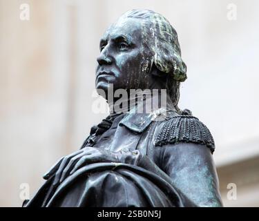 London, Großbritannien - 1. Juli 2024: Statue des Gründungsvaters und ersten Präsidenten der Vereinigten Staaten, George Washington, außerhalb der National Galle Stockfoto