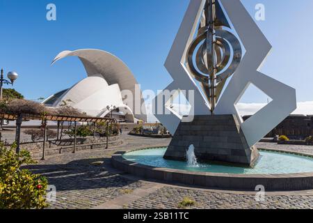Die Windskulptur von César Manrique und Auditorium, Santa Cruz de Tenerife, Spanien Stockfoto