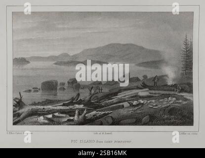 Lake Superior: Sein Charakter, seine Vegetation und seine Tiere im Vergleich zu denen anderer ähnlicher Regionen. Boston, Gould, Kendall & Lincoln, 1850., die Szene zeigt PIC Island aus einem Aussichtspunkt in der Nähe von Camp Porphyry und zeigt ein ruhiges Gewässer umgeben von einer zerklüfteten Landschaft. Im Vordergrund sind Baumstämme und Treibholz entlang der Küste verstreut, was auf die natürlichen Elemente der Umwelt hindeutet. Auf der rechten Seite ist ein kleines Feuer zu sehen, das möglicherweise auf menschliche Anwesenheit und Aktivität hinweist. Der Hintergrund zeigt eine Reihe entfernter Berge, die der Landschaft Tiefe verleihen, während einige Abb. Stockfoto