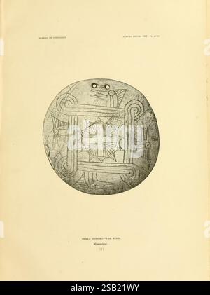 Kunst in Hülle der alten Amerikaner. Washington, Govt. Drucken, 1883. Antiquitäten, indische Kunst, Indianer, Muscheln in der Kunst, viele Hüte von Holmes, Busycon perversumhtning Welpe, Muschelgorget, Sinistrofulgur perversum, Kate Clifton Osgood, Kate Clifton Osgood Holmes, Kate Clifton Holmes, Kate Osgood Holmes, Kate Clifton Osgood, 4, 4, Frauen in der Wissenschaft, die Darstellung zeigt ein kreisförmiges Muschelartefakt, das aufwändig mit geometrischen und symbolischen Mustern graviert ist. Das zentrale Motiv umfasst ein Kreuz, das von stilisierten Linien und Formen umgeben ist und möglicherweise kulturelle oder spirituelle Bedeutung repräsentiert. Das äußere edg Stockfoto