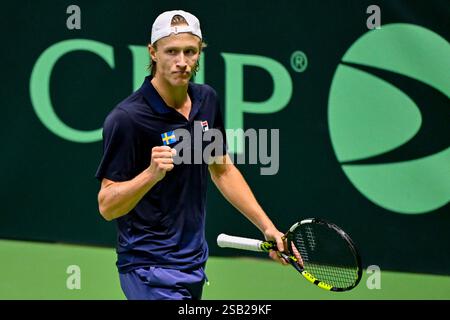 Stockholm, Schweden. Januar 31, 2025. Leo Borg (Schweden) spielt im Januar 31 2025 in der Royal Tennis Hall in Stockholm, Schweden, das Singles-Tennis-Spiel gegen Aleksandar Vukic im Davis-Cup-Spiel zwischen Schweden und Australien. Foto: Jonas Ekströmer/TT/Code 10030 Credit: TT News Agency/Alamy Live News Stockfoto