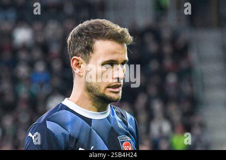 25.01.2025, WWK-Arena, Augsburg, DE, 1. FBL, FC Augsburg gegen 1. FC Heidenheim 1846, im Bild Leonardo Weschenfelder Scienza (Heidenheim, #8) Foto ? Die nordphoto GmbH/Hafner DFL-Vorschriften verbieten die Verwendung von Fotos als Bildsequenzen und/oder Quasi-Video Stockfoto