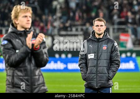 25.01.2025, WWK-Arena, Augsburg, DE, 1. FBL, FC Augsburg gegen 1. FC Heidenheim 1846, im Bild Leonardo Weschenfelder Scienza (Heidenheim, #8) Foto ? Die nordphoto GmbH/Hafner DFL-Vorschriften verbieten die Verwendung von Fotos als Bildsequenzen und/oder Quasi-Video Stockfoto