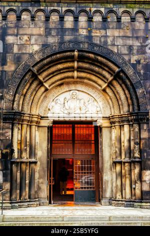 Eintritt in die Kathedrale in Lund, Schweden Stockfoto