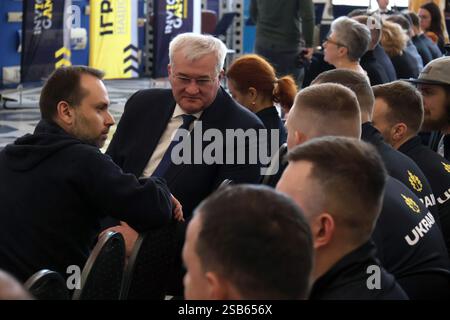 Nicht exklusiv: KIEW, UKRAINE - 31. JANUAR 2025 - Vorsitzender des Verwaltungsrats der ukrainischen Eisenbahn JSC Oleksandr Pertsovskyi und Minister für for Stockfoto