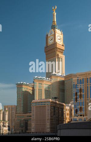 Abraj Al Bait Uhrenturm in Mekka, Saudi-Arabien, ikonisches islamisches Wahrzeichen Stockfoto