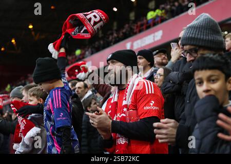Nottingham, Großbritannien. Februar 2025. Fans des Nottingham Forest FC gegen Brighton & Hove Albion FC English Premier League Match am 1. Februar 2025 im City Ground, Nottingham, England, Vereinigtes Königreich Credit: Lee Keuneke/Every Second Media Credit: Every Second Media/Alamy Live News Stockfoto