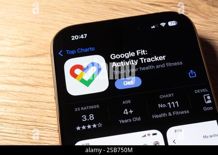 OSTRAVA, TSCHECHIEN – 31. JANUAR 2025: App Store mit Google Fit Fitness Activity Tracker App Stockfoto