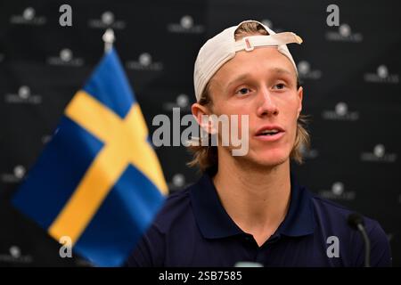 Stockholm, Schweden. Februar 2025. STOCKHOLM, SCHWEDEN 20250201Leo Borg nach dem Einzelspiel gegen John Peers im Davis Cup Spiel zwischen Schweden und Australien in der Royal Tennis Hall in Stockholm, Schweden. Foto: Jonas Ekströmer/TT/Code 10030 Credit: TT News Agency/Alamy Live News Stockfoto