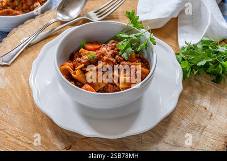 Vegetarische Lasagnesuppe mit fleischlosem quorn-Hackfleisch Stockfoto