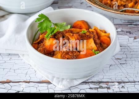Vegetarische Lasagnesuppe mit fleischlosem quorn-Hackfleisch Stockfoto