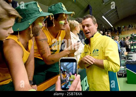 Stockholm, Schweden. Februar 2025. Der australische Nationalmannschaftskapitän Lleyton Hewitt und die australischen Vorgesetzten The Dundees während der Qualifikation zum Davis Cup in Stockholm, Schweden 1. Februar 2025.Foto: Jonas Ekströmer/TT/Code 10030 Credit: TT News Agency/Alamy Live News Stockfoto