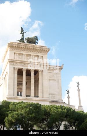 Nationaldenkmal für Victor Emmanuel II (Vittorio Emanuele II), Vittoriano in Rom, Italien an einem sonnigen Tag Stockfoto