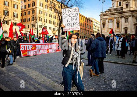 Demonstration des Netzwerks Sanitarians für Gaza ROM, ITALIEN - 1. FEBRUAR: Nationale Demonstration des Netzwerks Sanitarians für Gaza, um die Freilassung von inhaftierten palästinensischen Ärzten und Zivilisten durch den Staat Israel, einen dauerhaften Waffenstillstand im Gazastreifen und in besetzten palästinensischen Gebieten sowie sichere humanitäre Korridore am 1. Februar 2025 in Rom, Italien. Rom Italien Copyright: XStefanoxMontesix Stockfoto