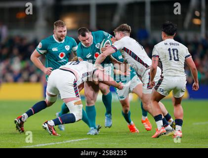 1. Februar 2025; Aviva Stadium, Dublin, Irland: Six Nations International Rugby, Irland gegen England; Cian Healy of Ireland wird bekämpft Stockfoto