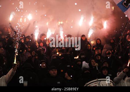 Nijmegen, Niederlande. Februar 2025. NIJMEGEN, 01-02-2025, Goffert Stadium, Fußball, niederländische eredivisie, Spiel der Saison 2024/2025 zwischen NEC und PSV. PSV-Fans in Away Stände Credit: Pro Shots/Alamy Live News Stockfoto