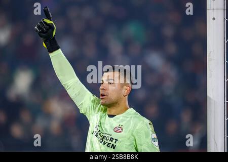 NIJMEGEN, 01-02-2025, Goffert Stadium, Fußball, niederländische eredivisie, Saison 2024/2025, PSV Torhüter Walter Benitez während des Spiels NEC - PSV. Beschreibung: Pro Shots/Alamy Live News Stockfoto